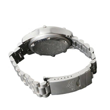 Load image into Gallery viewer, Vintage Heuer, 2000 (Circa mid 80's), Panda dial, 40mm, Quartz, Chronograph, 262.006 (In Stock Item)