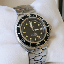 Load image into Gallery viewer, Omega Seamaster 200m (Pre-bond, vintage, Circa 2000), 36mm, Black Dial, Quartz (In Stock Item)