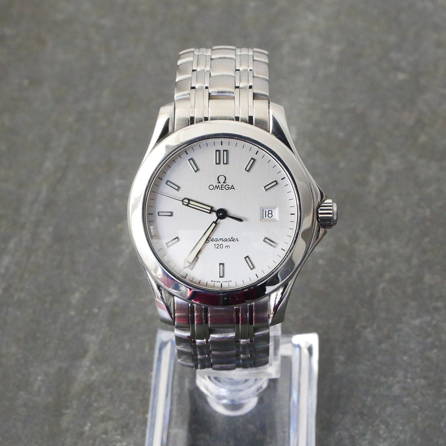 Omega Seamaster (vintage) 120m (Circa 1997), 36 mm silver dial, Quartz movement