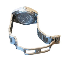 Load image into Gallery viewer, Omega, Railmaster, Silver dial, 40mm, Automatic Master Chronometer, 220.10.40.20.06.001 (In Stock Item)
