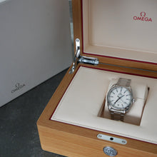 Load image into Gallery viewer, Omega Seamaster Aqua Terra, 38mm, Automatic Co-Axial Master Chronometer, 220.10.38.20.02.001 (In-stock item)
