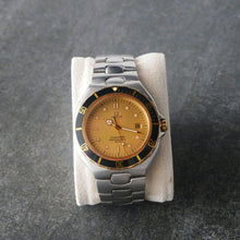 Load image into Gallery viewer, Vintage Omega Seamaster 200m 40mm (Jumbo) Champagne dial, excellent condition
